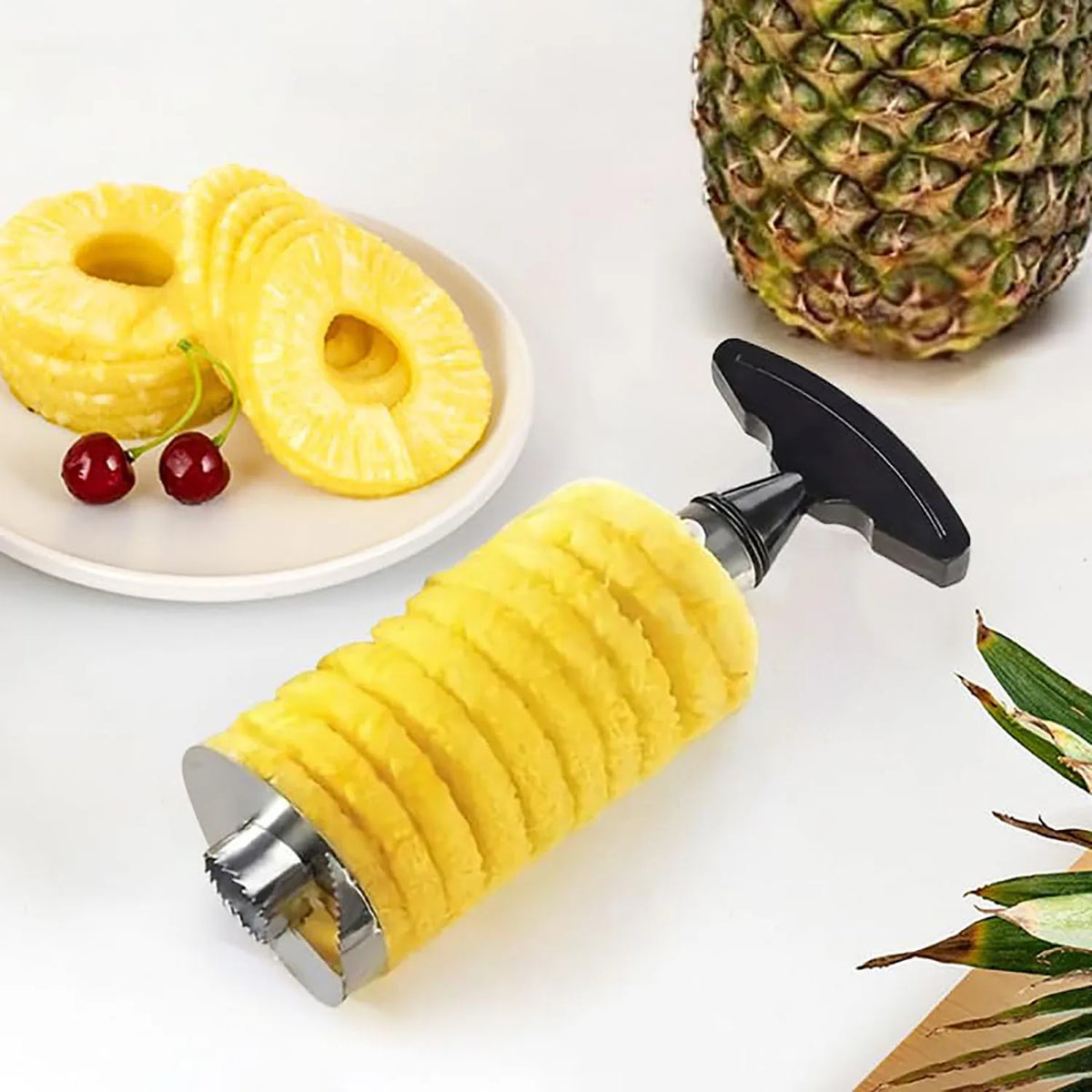 PineTwist™ Pineapple Slicer